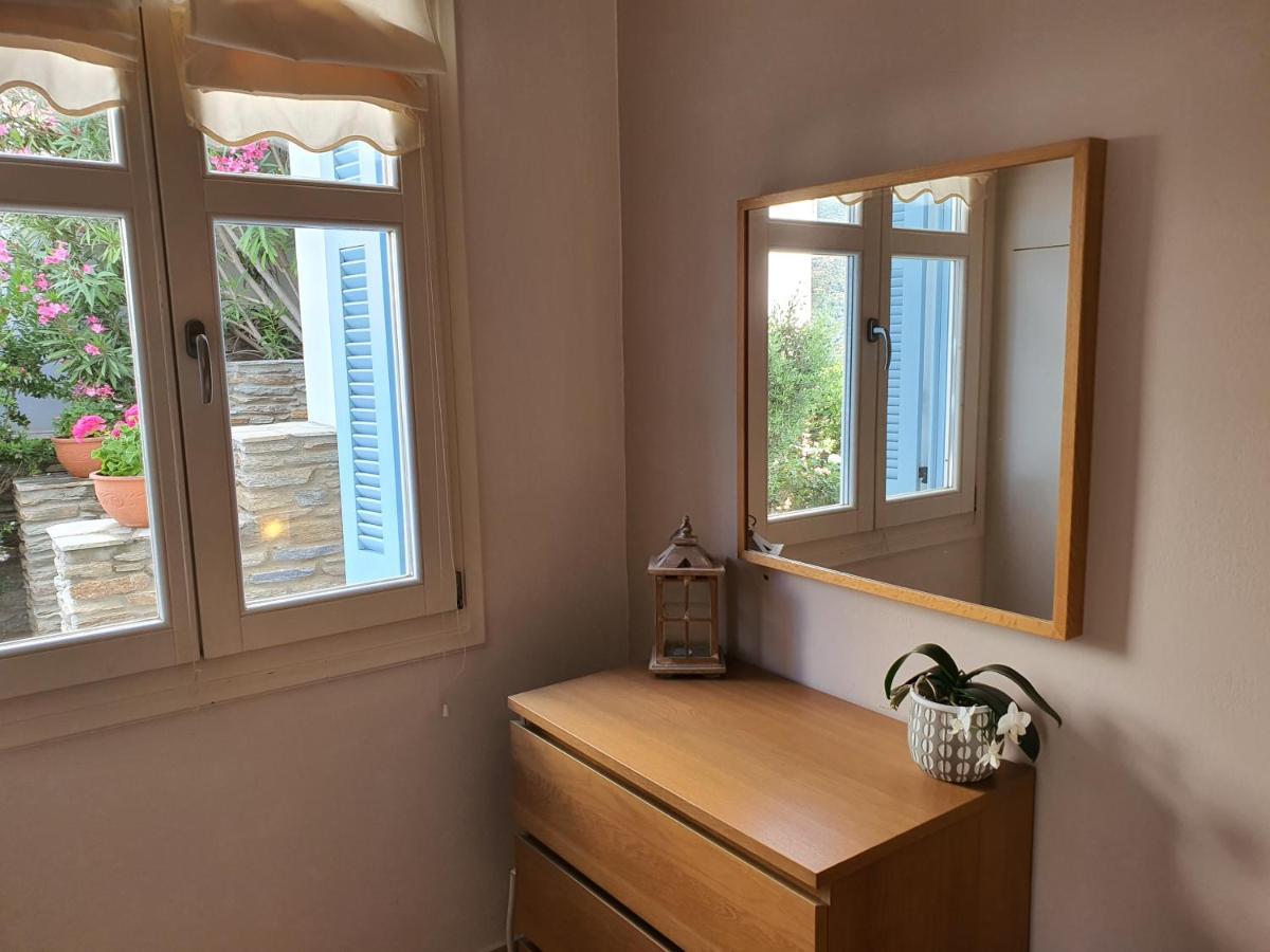 Karaoulanis Apartment Andros Town