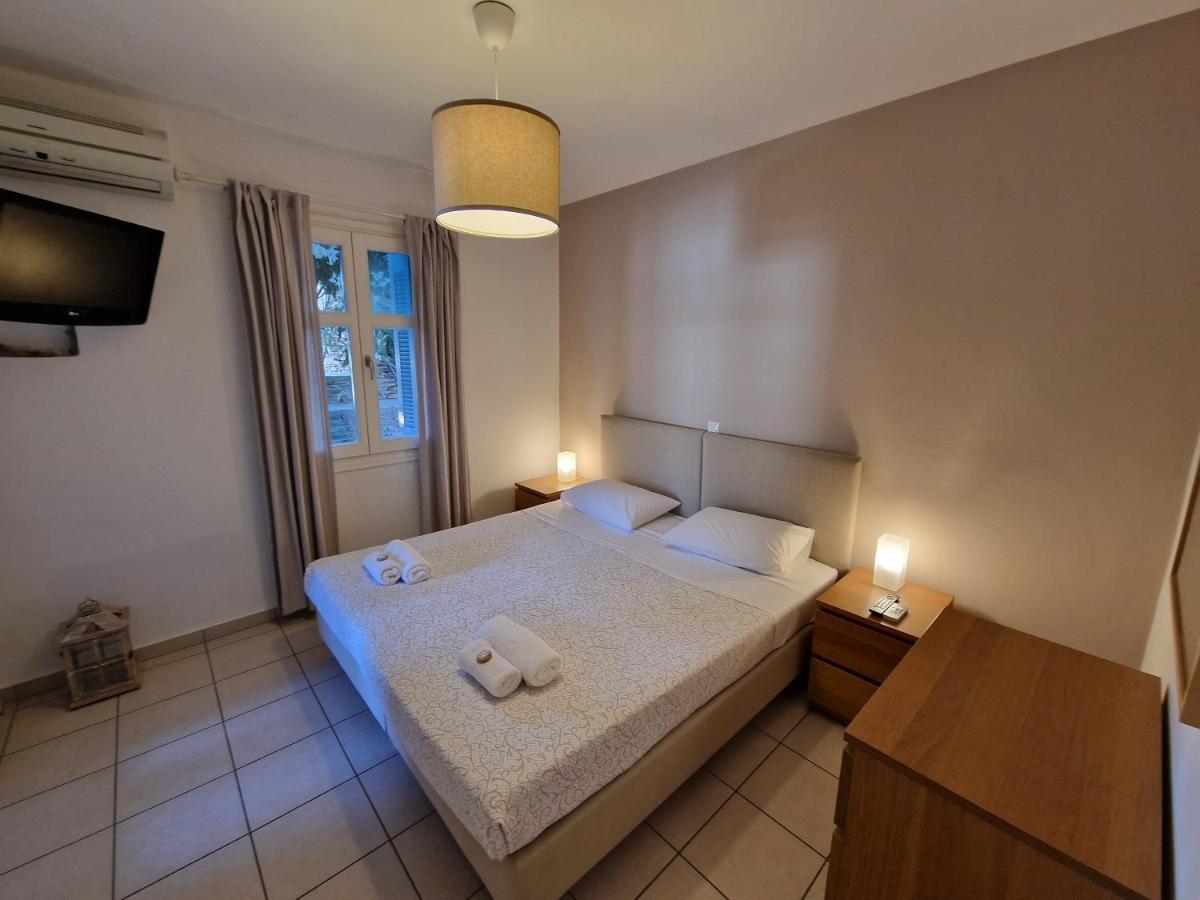 Apartment Karaoulanis Andros Town