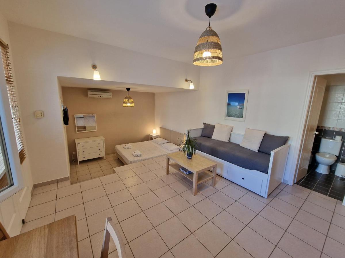 Apartment Karaoulanis