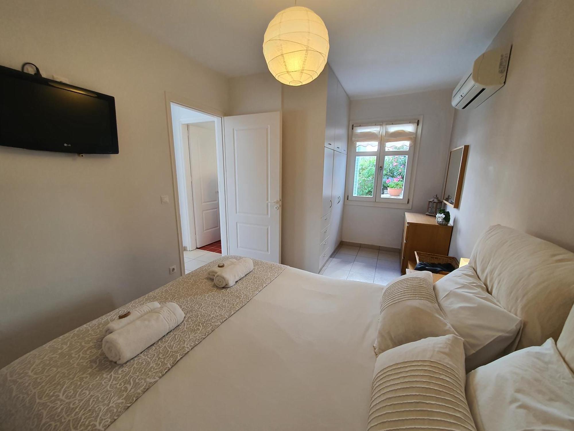 Karaoulanis Apartment Andros Town