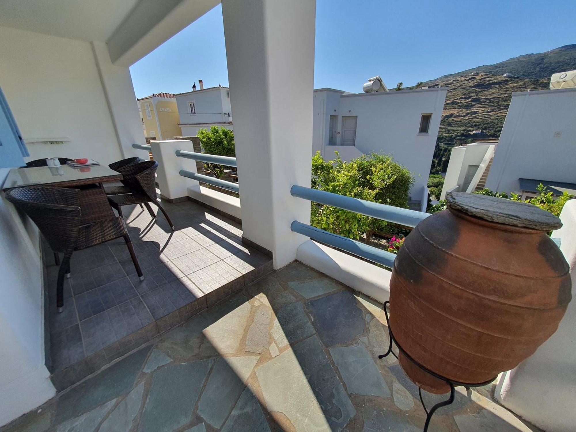 Apartment Karaoulanis