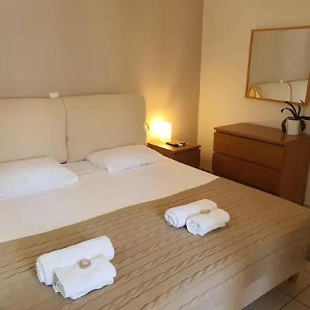 Karaoulanis Apartments Andros Town Room photo